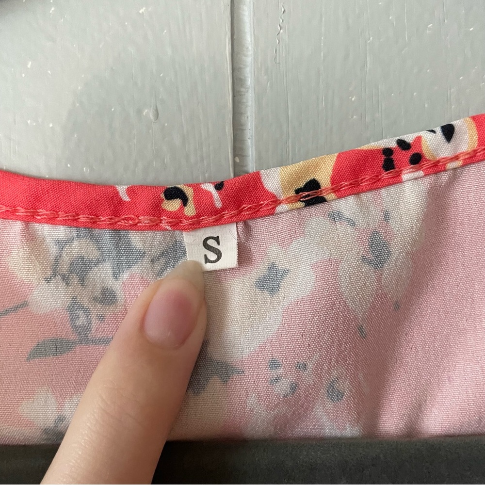 Floral Ruffle V-Neck Top - Pink - Picture 4 of 5